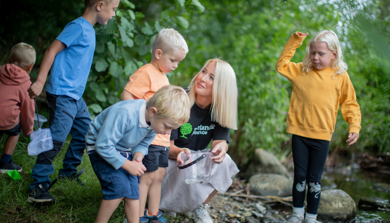 Barn med pedagog | Bäck | Norlandia Förskolor